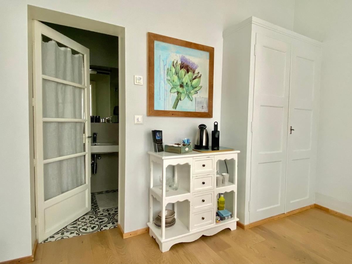 Lovely In A From 18th Century Apartment *